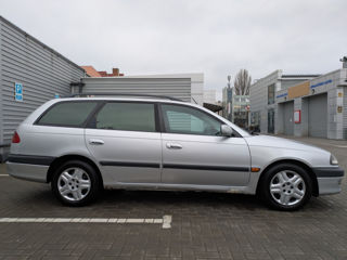 Toyota Avensis foto 3