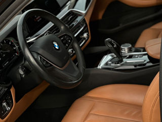 BMW 5 Series foto 9