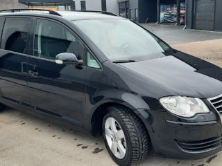 Volkswagen Touran foto 4