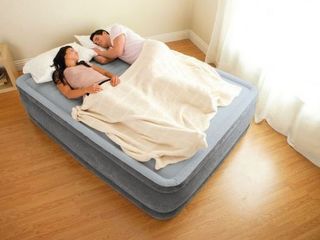 Кровать Comfort-Plush Intex 64414( 152х203х46 см ) со встроенным насосом 220В foto 7