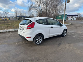 Ford Fiesta foto 4