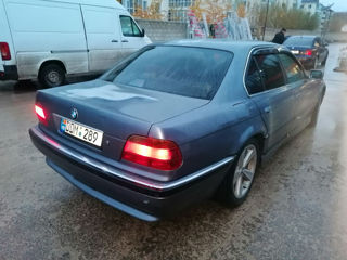 BMW 7 Series foto 4