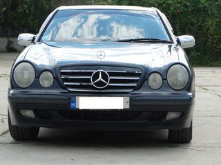 Mercedes E Class foto 1