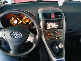 Toyota Auris foto 4