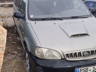 KIA Carnival foto 2