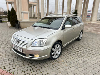 Toyota Avensis foto 2