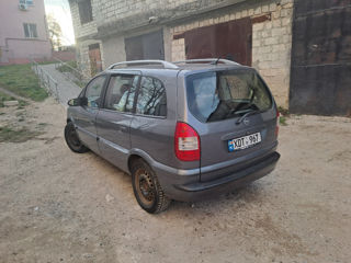 Opel Zafira foto 4