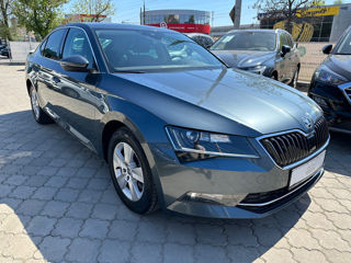 Skoda Superb foto 1