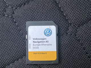 Vând SD card original V10 (5A919866R) pentru Volkswagen Sharan, Passat și Tiguan