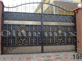 Porți, garduri , balustrade, copertine, gratii, uși metalice și alte confecții din  fier. foto 9