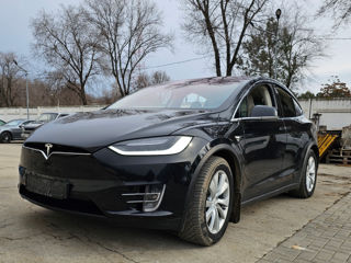 Tesla Model X foto 2