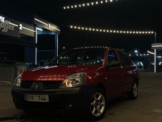 Renault Clio Symbol foto 1