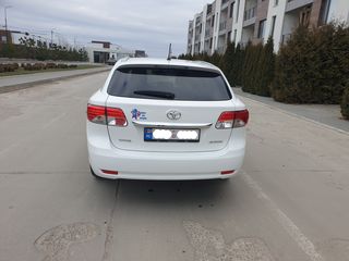 Toyota Avensis foto 6