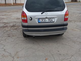 Opel Zafira foto 1