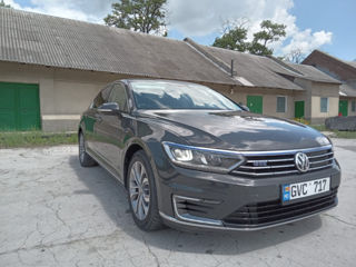 Volkswagen Passat foto 1