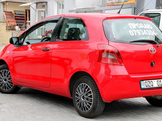 Toyota Yaris foto 2