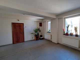 Apartament cu 2 camere, 80 m², Botanica, Chișinău foto 8