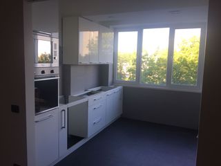 Apartament  cu 3 camere Telecentru strada Pietrarilor 10  ,  65000E foto 8