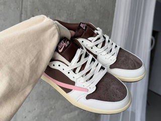 Nike Air Jordan 1 Low Dark Pony / Pink Oxford x Travis Scott фото 0