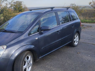 Opel Zafira foto 1