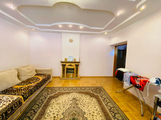 Casă în 4 niveluri! Ciocana, str. Chicago, 300 m2 + 18 ari. Euroreparație! Saună + Bazin!!! foto 16