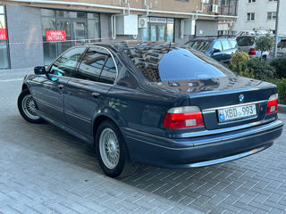 BMW 5 Series foto 4