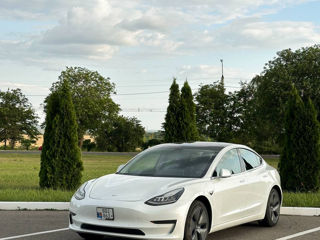 Tesla Model 3 foto 0