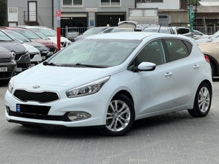 KIA Ceed foto 1