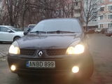 Renault Clio foto 1