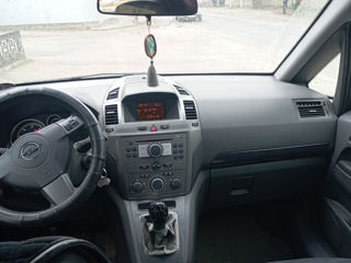 Opel Zafira foto 1