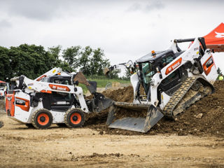 Bobcat excavator basculante gama de intrumente foto 4
