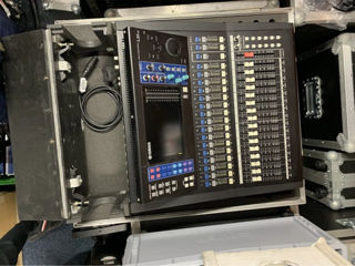 Vind mixer Yamaha LS9 foto 3