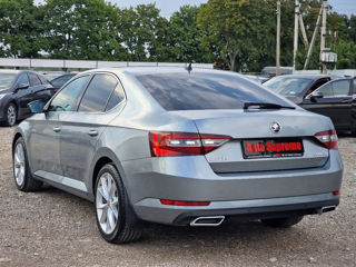 Skoda Superb foto 4