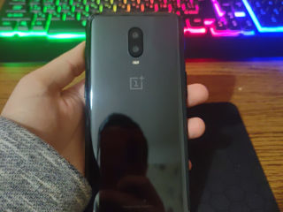 Продам OnePlus 6T