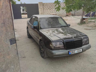 Mercedes Series (W124)