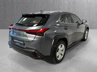 Lexus UX 300e foto 2