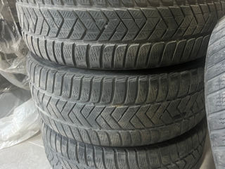 Vind 4 anvelope 235/45 r19…..