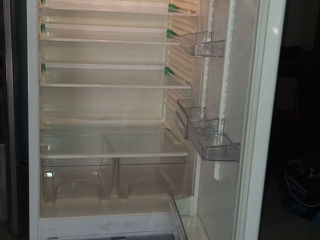 Vind  frigider Atlant