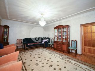 Casă cu 2 nivele spre chirie, Centru, str. Vlaicu Pârcălab, 1500 € foto 3