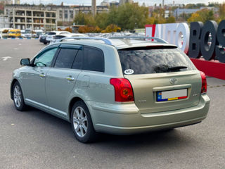 Toyota Avensis foto 7