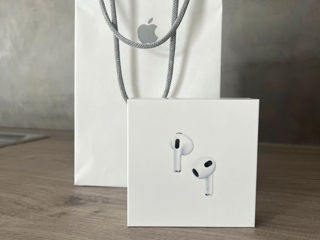 Air Pods 3 - 150 €. Гарантия 1 год. Garantie 1 an. Запечатанные.