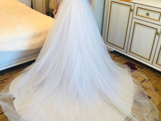 Свадебное платье ( + кольца для объёма+ халат невесты )