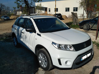 Suzuki Vitara foto 1