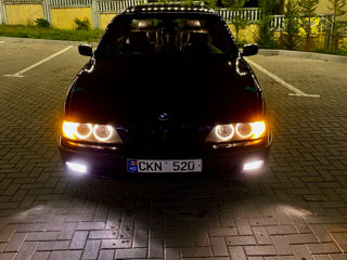 BMW 5 Series foto 2