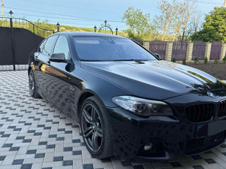 BMW 5 Series foto 1