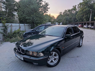 BMW 5 Series foto 2