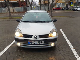 Renault Clio foto 2