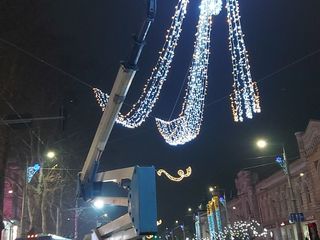 Arendă autoturn pentru instalarea decorațiunilor pe fatade, cladiri, impodobirea brazilor! foto 16