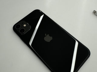 Vând iPhone 11 black  64 gb dual sim foto 2