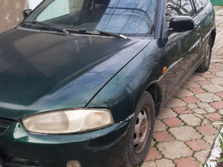 Mitsubishi Colt foto 2